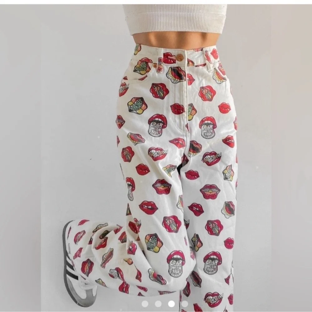 Free People Wrangler Read My Lips Barrel 652 High Rise Jeans Rolling Stones - Picture 3 of 8